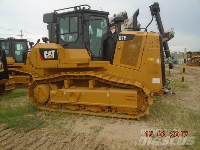 CAT D7E Buldožeri guseničari