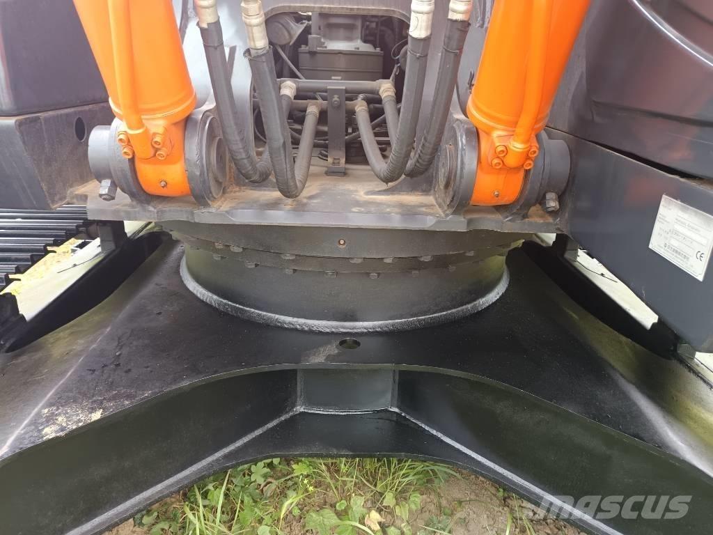 Hitachi ZX 210 Bageri guseničari
