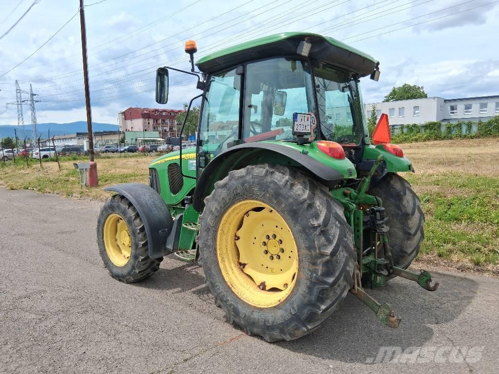 John Deere 5720 Traktori