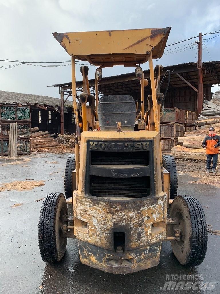 Komatsu SD25-1 Viljuškari sa pomičnim stupom