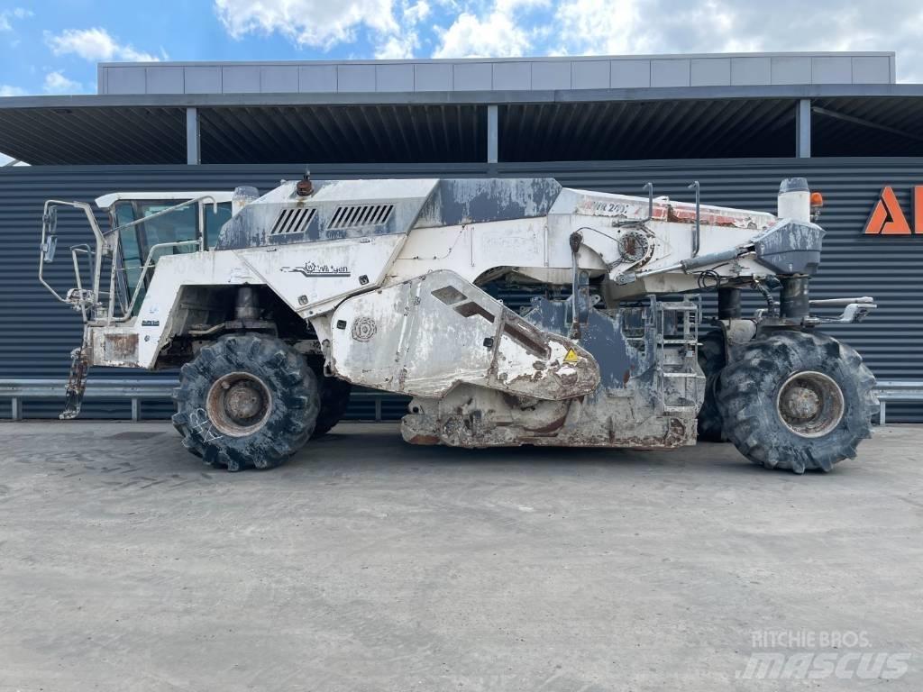 Wirtgen WR 240I Mašine za reciklažu asfalta