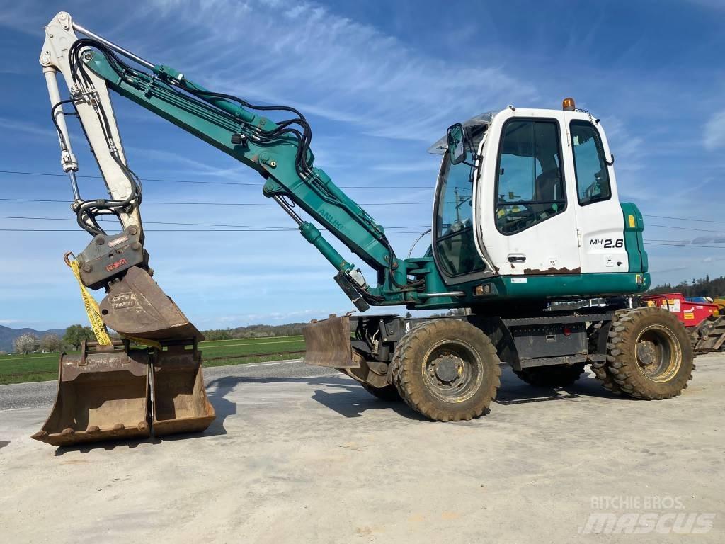 New Holland MH 2.6 Bageri točkaši