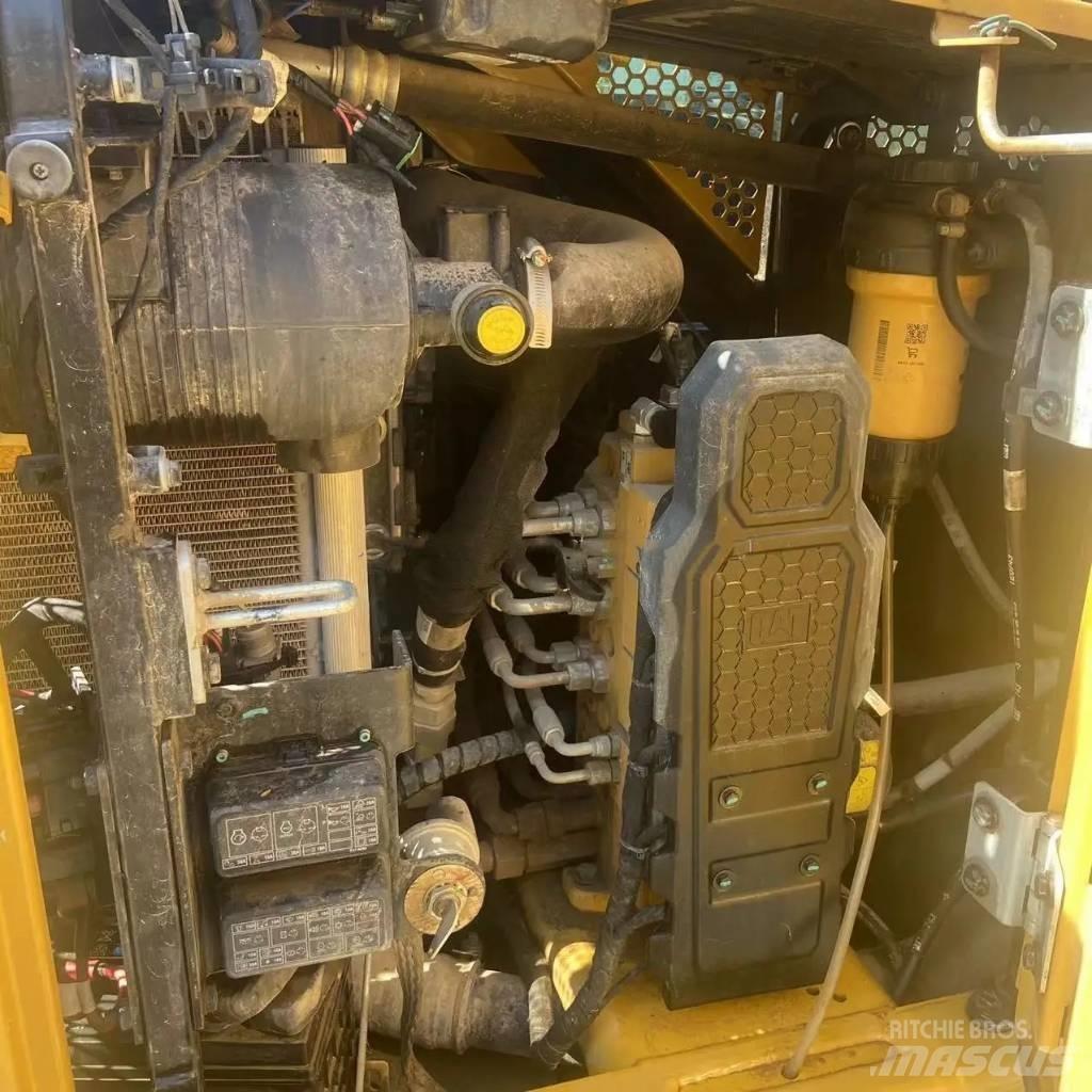 CAT 306E2 Bageri guseničari