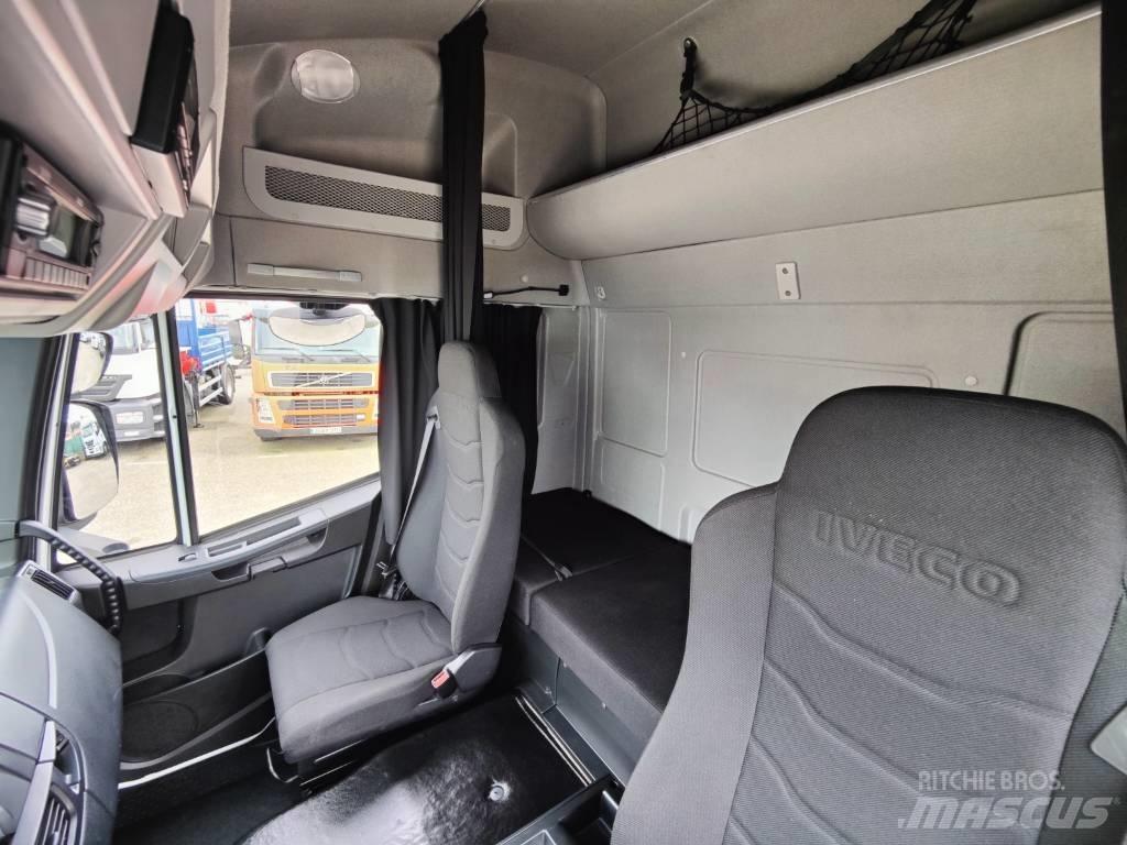 Iveco 180E 28 Sanduk kamioni