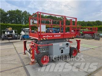 SkyJack SJ 6832 RT Makazaste platforme
