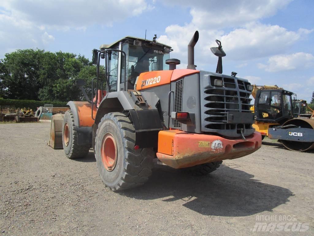 Hitachi ZW 220  Waage Utovarivači na točkove