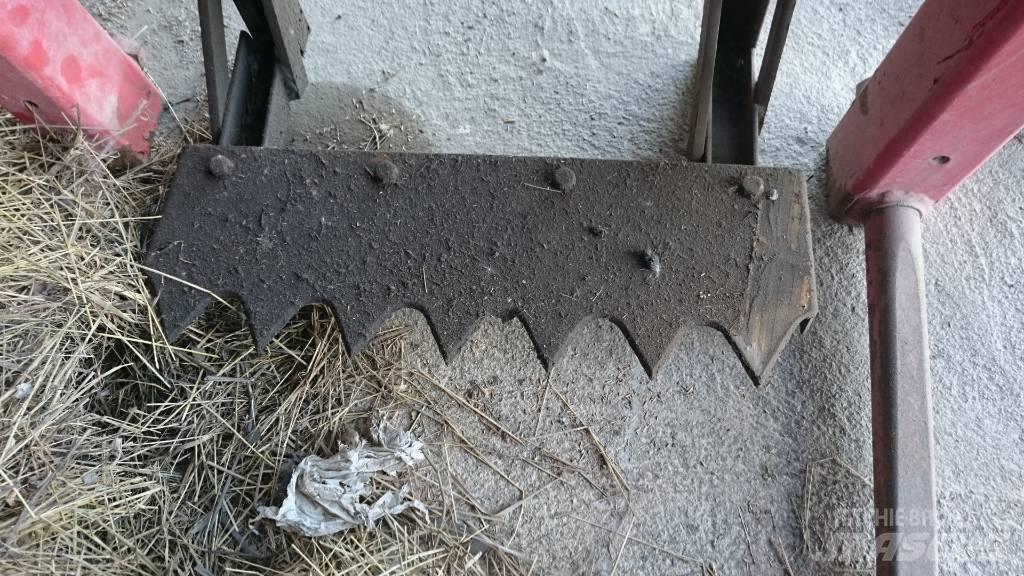 TKS BALESTRIP Hranilice za živinu