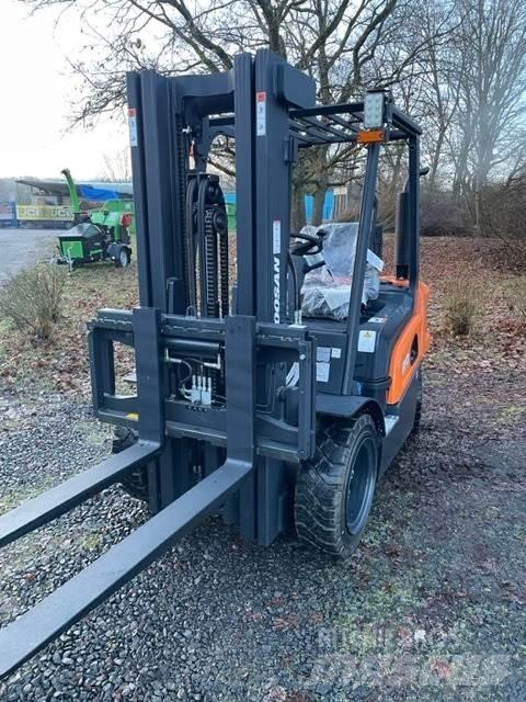 Doosan D30NXS Dizelski viljuškari