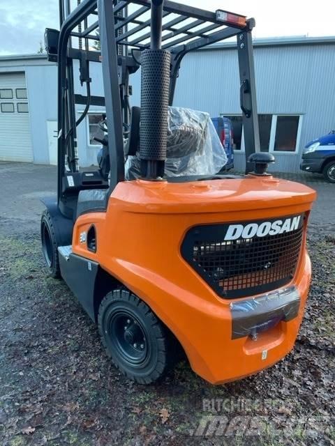 Doosan D30NXS Dizelski viljuškari