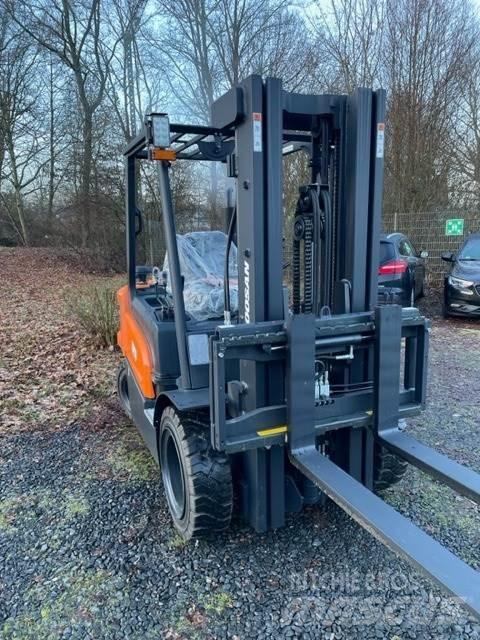 Doosan D30NXS Dizelski viljuškari