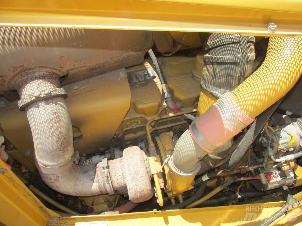 CAT D 8 T Buldožeri guseničari