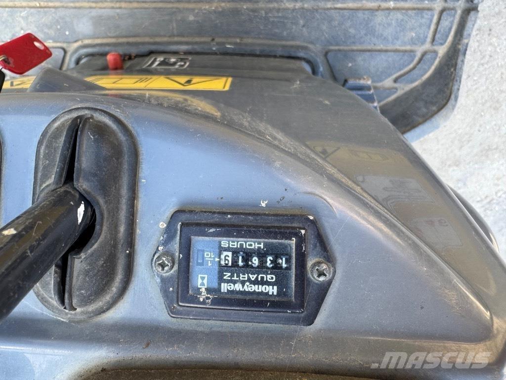 Yanmar SV08 (1C603) Mini bageri < 7t