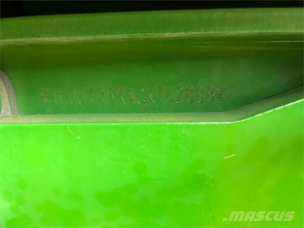 John Deere 6125R Traktori