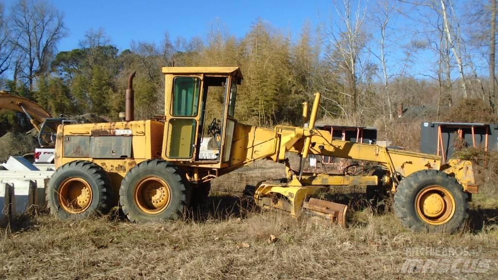 John Deere 672 A Grejderi