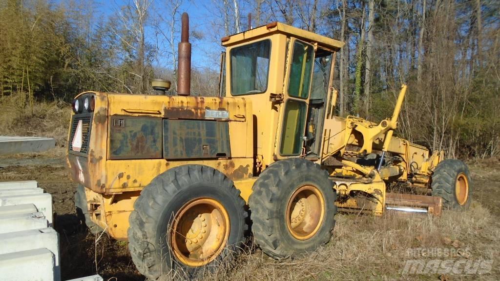 John Deere 672 A Grejderi