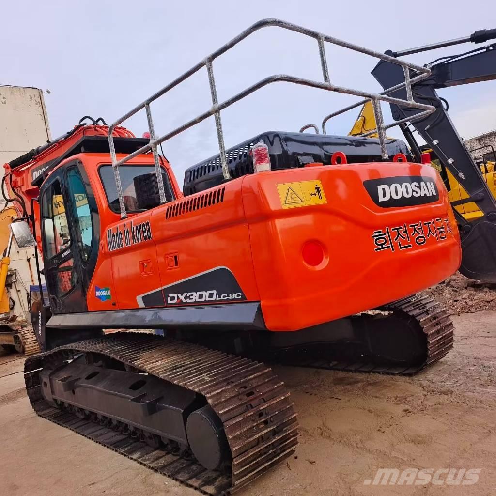 Doosan DX 300 LC Bageri guseničari