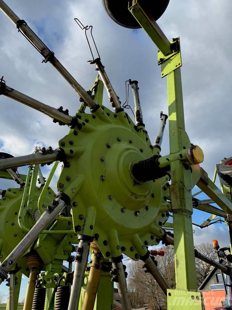 CLAAS 880 L Okretači i sakupljači sena