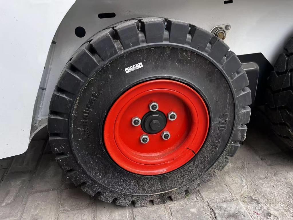 Bobcat S 70 Skid steer mini utovarivači