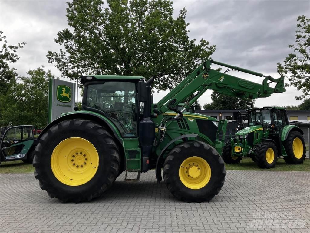 John Deere 6215R Traktori