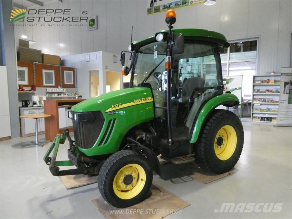 John Deere 3320 Manji traktori