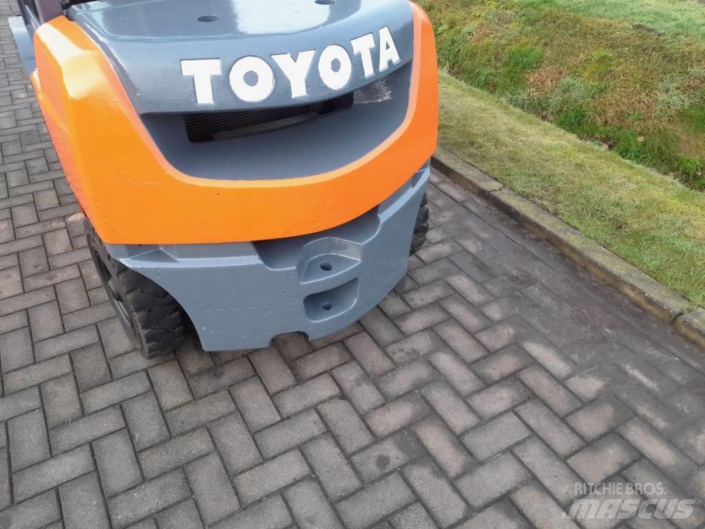 Toyota Tonero 25 Dizelski viljuškari
