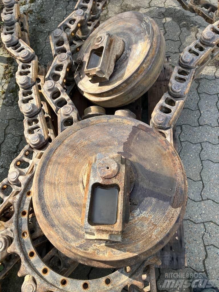 Komatsu 240 Bageri guseničari