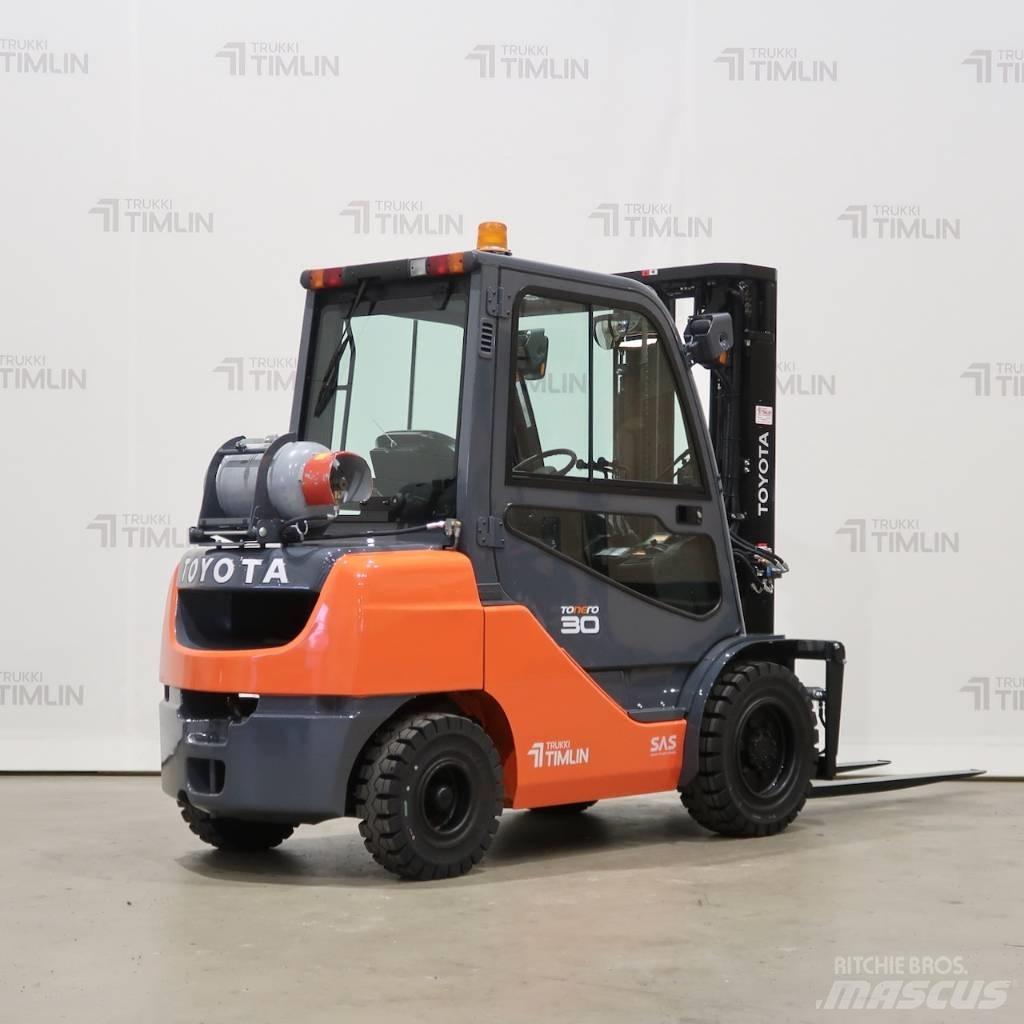 Toyota 02-8FGF30 Plinski viljuškari
