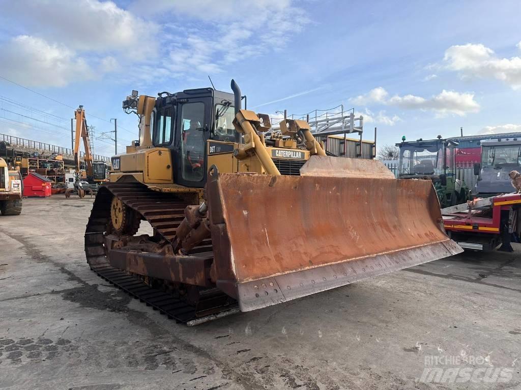 CAT D6T Buldožeri guseničari