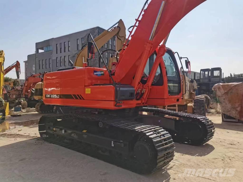 Doosan DX 225 Bageri guseničari