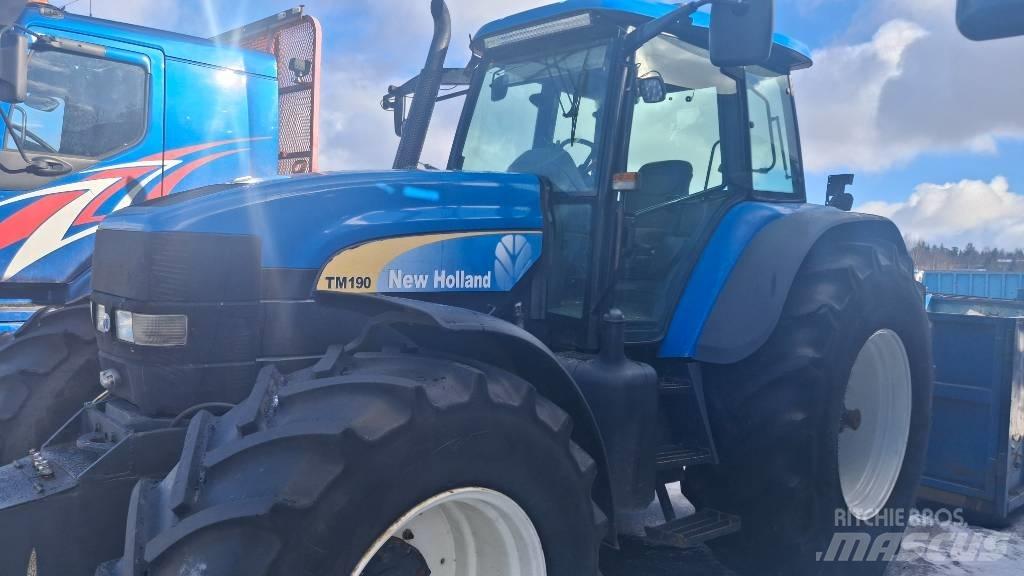 New Holland TM190 Traktori