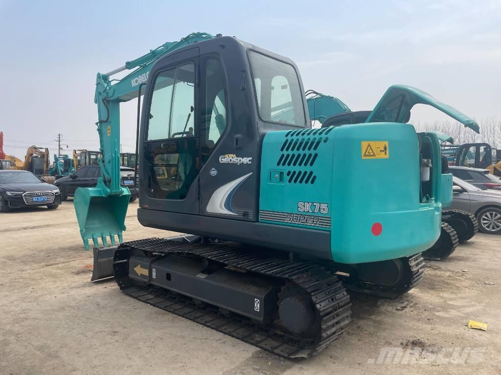 Kobelco SK 75 Midi bageri 7t – 12t