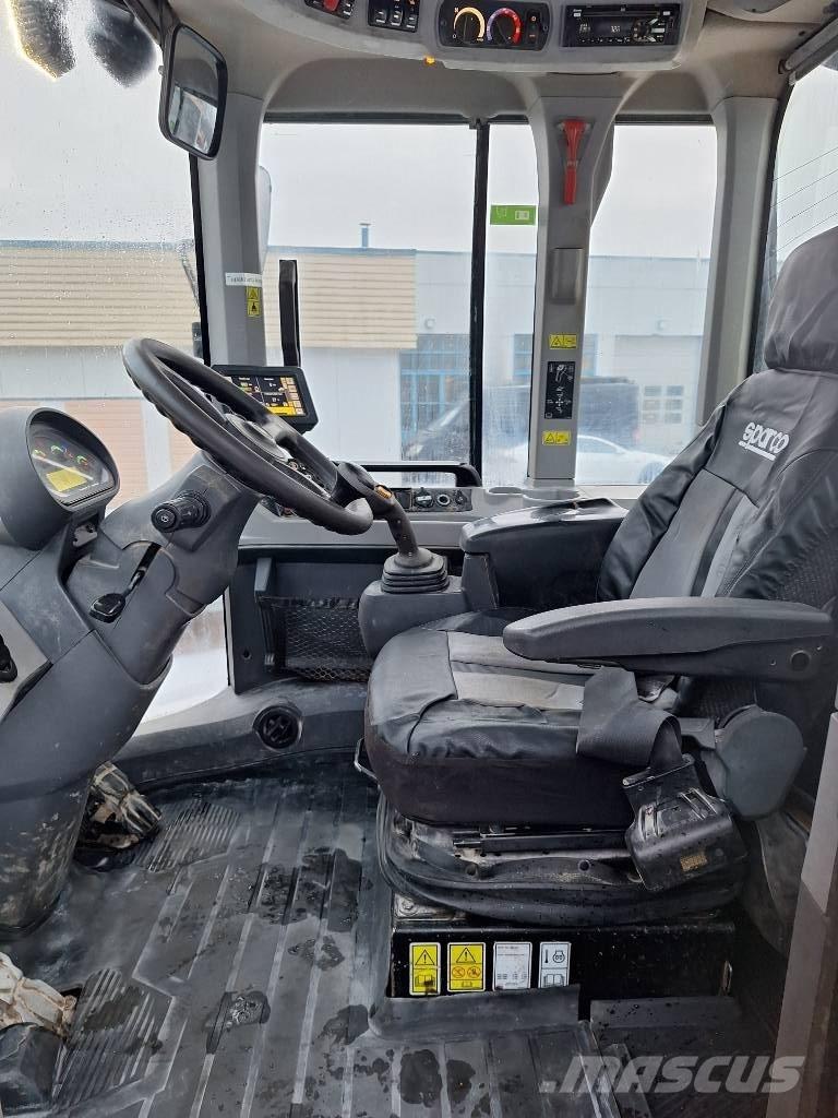 CAT 926 M Utovarivači na točkove