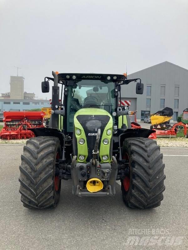 CLAAS Arion 630 Traktori