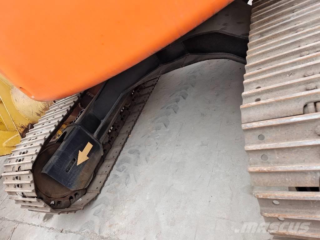 Hitachi ZX 135 US Bageri guseničari