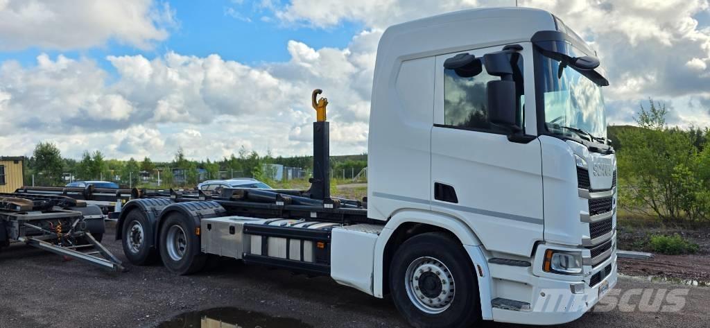 Scania R 500 Rol kiper kamioni sa kukom za podizanje tereta