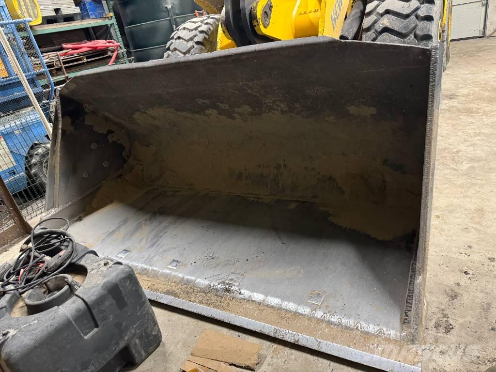 New Holland W 190 B Utovarivači na točkove