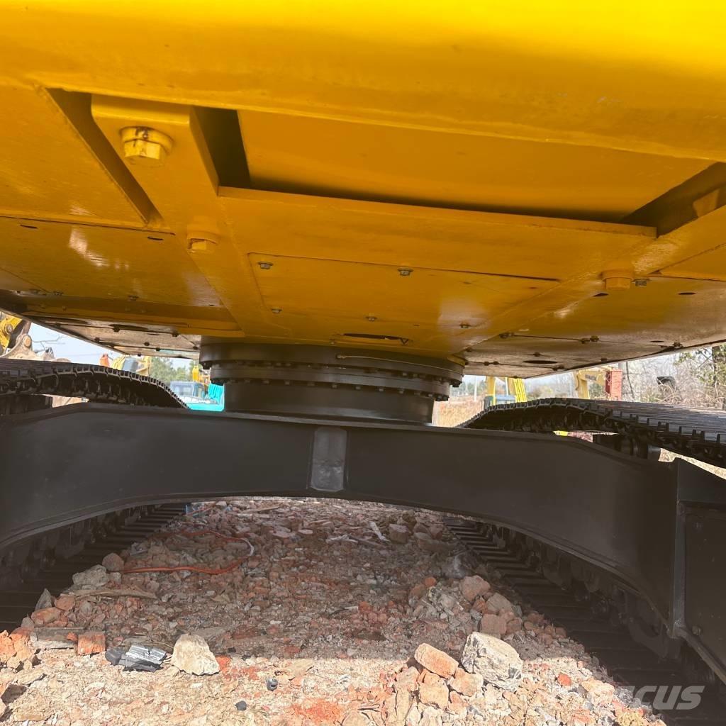 Komatsu 240LC-8 Bageri guseničari