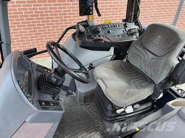 New Holland TVT190 Traktori