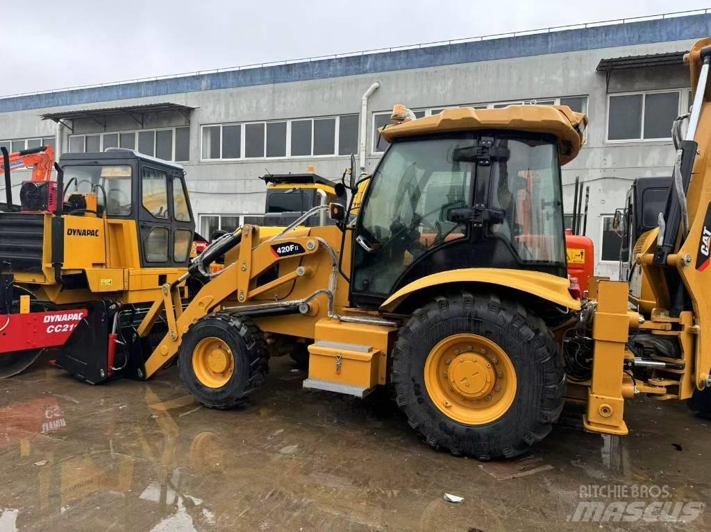 CAT 420 F Rovokopači