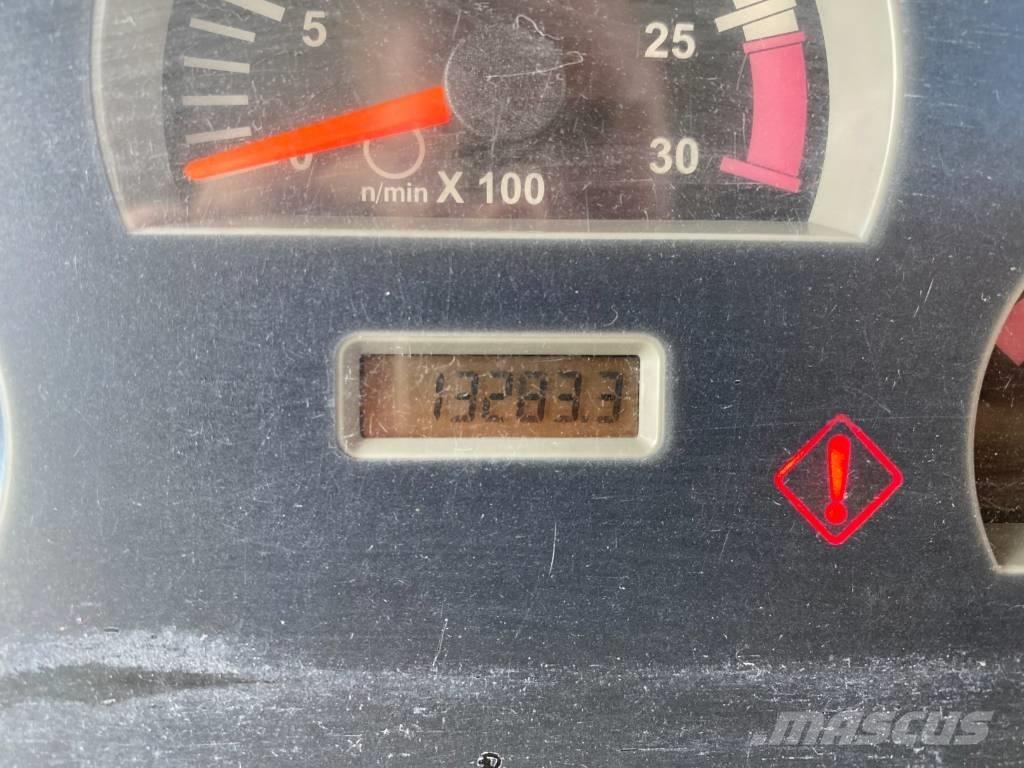 CAT 422 F TURBO Rovokopači