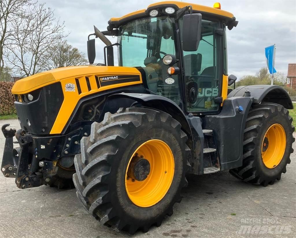 JCB 4220 Fastrac Traktori