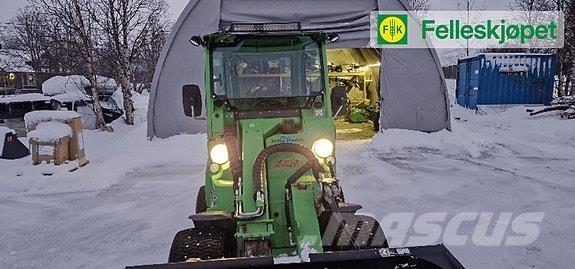 Avant 635 Skid steer mini utovarivači