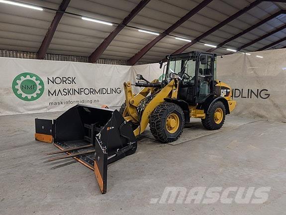 CAT 906 Utovarivači na točkove