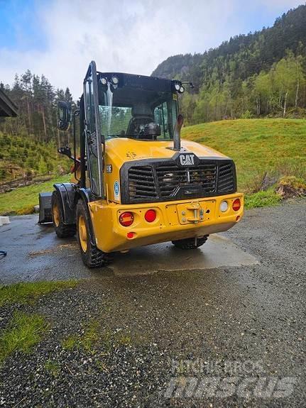 CAT 906-HF Utovarivači na točkove