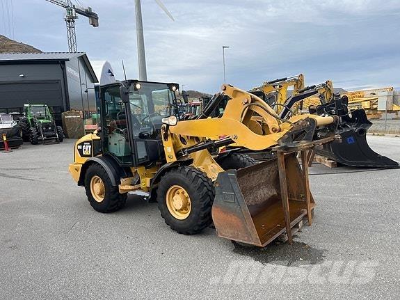 CAT 906H Utovarivači na točkove