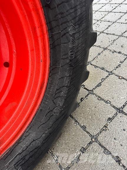 CLAAS Arion 430 Traktori