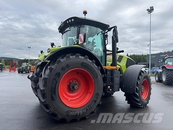 CLAAS Axion 870 Traktori