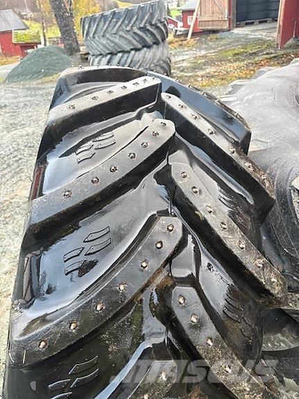  Dekk med felg Traktori