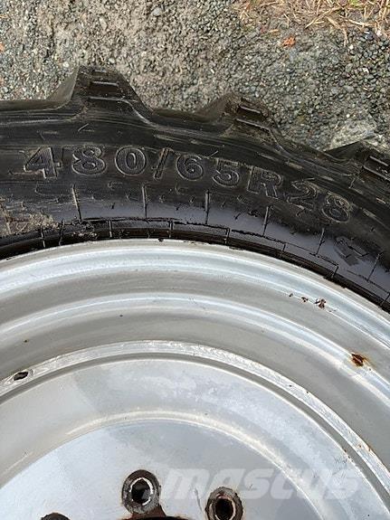  Dekk med felg Traktori