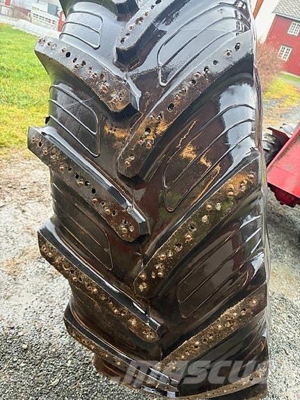  Dekk med felg Traktori